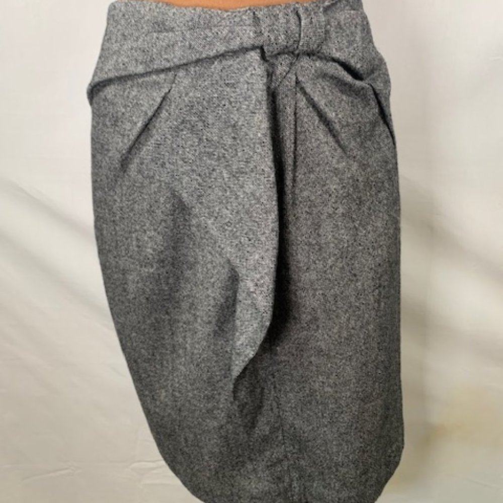 Banana Republic Tweed Black and White Skirt With Side Knot‎ Design Size 2